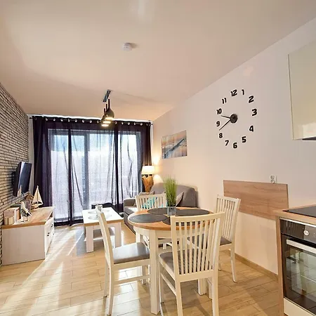 Apartament Oliwka Z Prywatnym Miejscem Postojowym Kolobřeh Exteriér fotografie